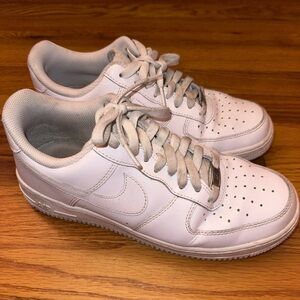 Gently used Nike Air Force 1’s